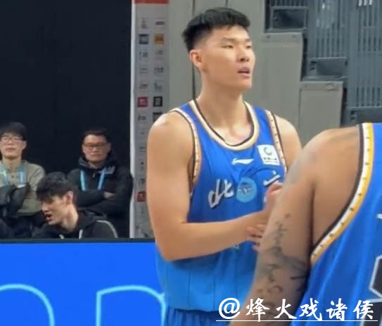 范子铭:赛前压力巨大 第四节拼抢篮板更多靠本能驱动 范子铭:赛前压力巨大 第四节拼抢篮板更多靠本能驱动